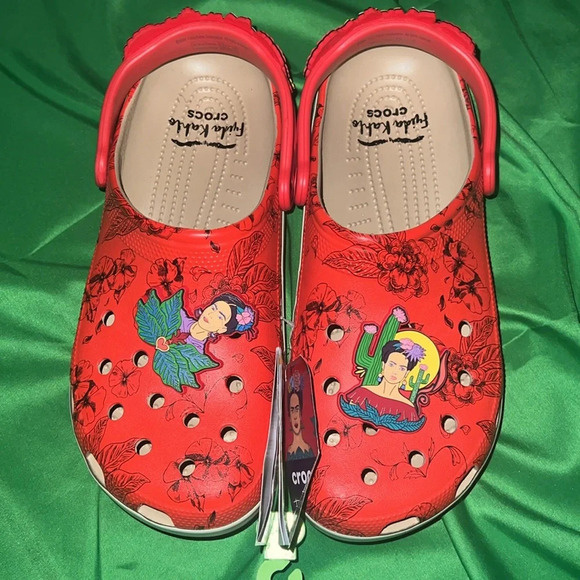 NWT Frida Kahlo x Crocs size Women’s 12 / Men’s 10 - Picture 5 of 12